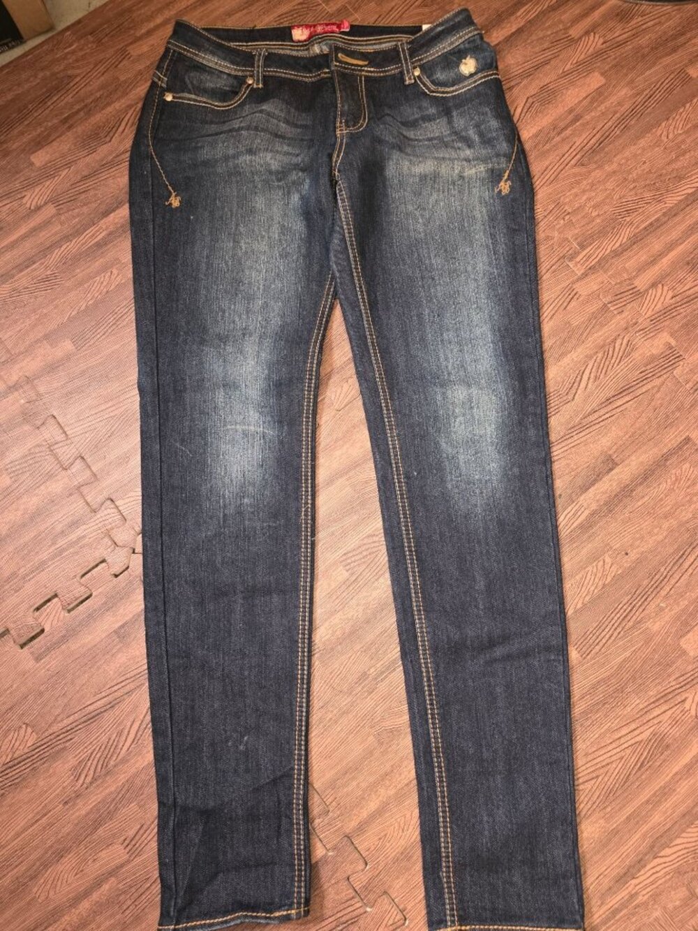 Apple Bottoms Womens Embroidered Skinny Jeans Size 7/8 Dark Wash Stretch Denim